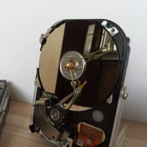 Hodiny z harddisku harddisc clock