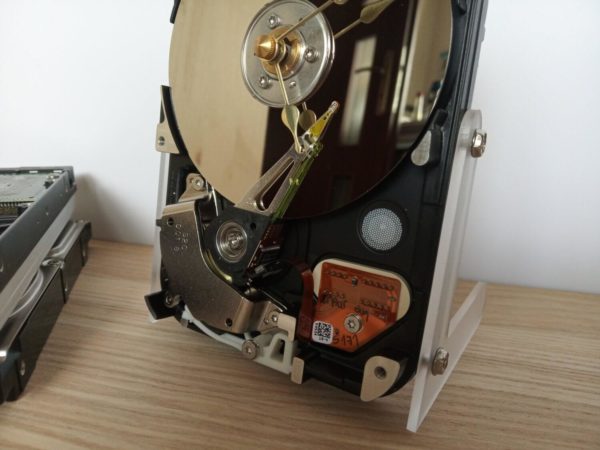 Hodiny z harddisku harddisc clock