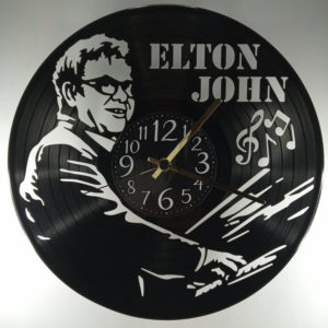 hodiny z platne Elton John